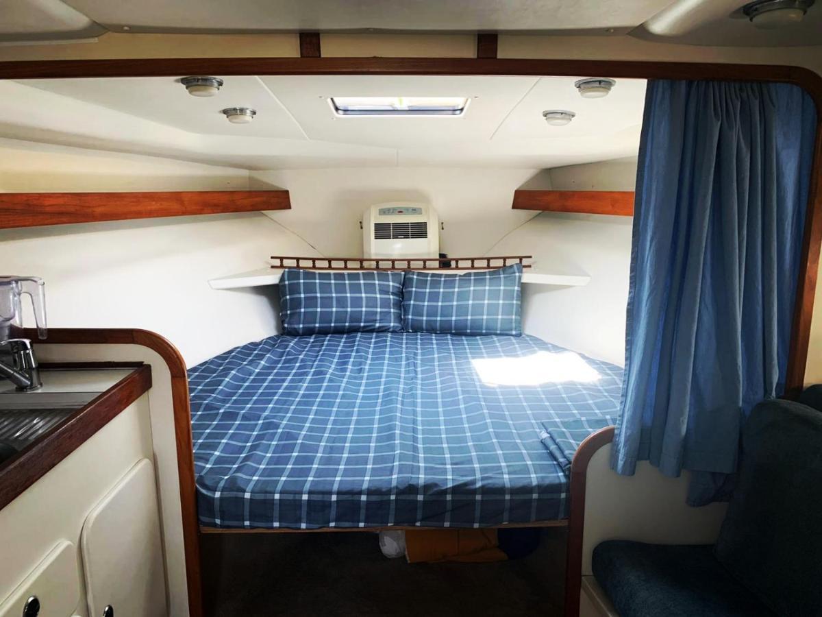 Cozy Private Two Rooms Yacht In Barcelona With Free Parking Сант Адриа де Бесос Екстериор снимка